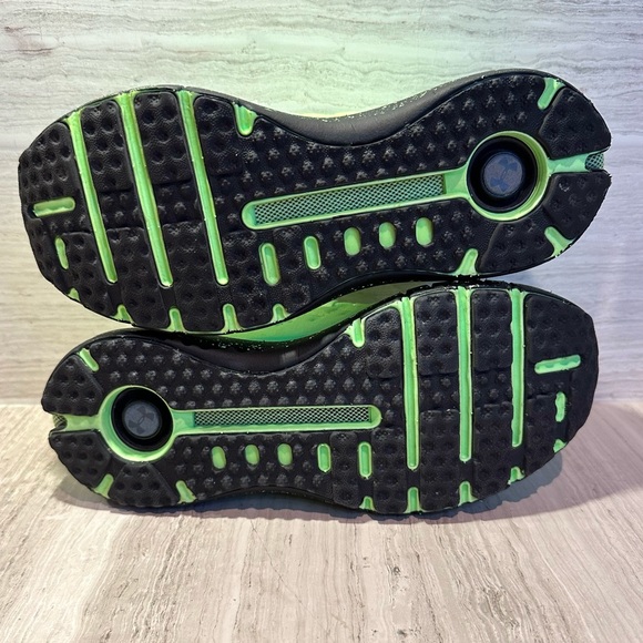 Under Armour UA HOVR Phantom - Highlighter Lime Green - Picture 14 of 14